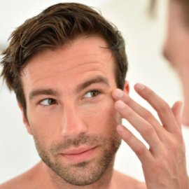 Безоперационная коррекция и омоложение кожи вокруг глаз у мужчин